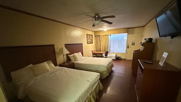 Rom, røyk (2 Full Beds) | Skrivebord, strykejern/-brett, wi-fi (inkludert) og sengetøy