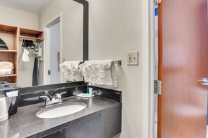 Free toiletries, hair dryer, towels - Fairfield Inn By Marriott Fredericksburg (Fredericksburg)
