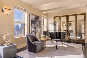 Suite | Living area