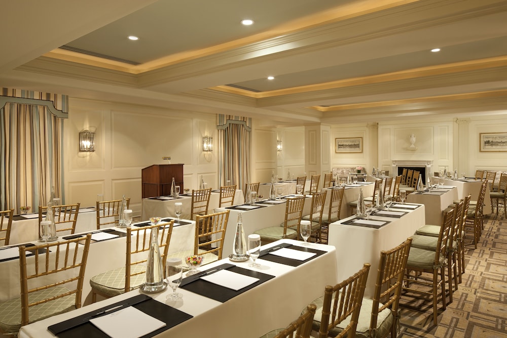 The Carlyle, A Rosewood Hotel by null