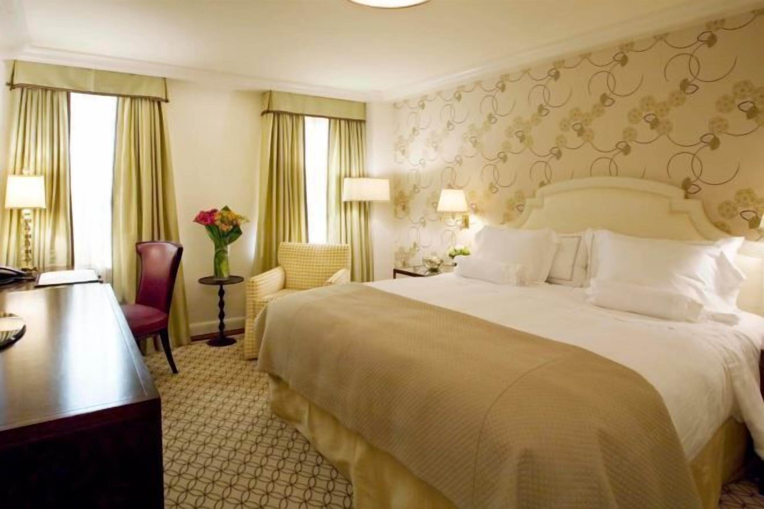 Ropa de cama de alta calidad y minibar 