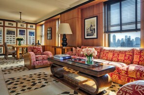 Suite (Empire) | Premium bedding, minibar, in-room safe, desk