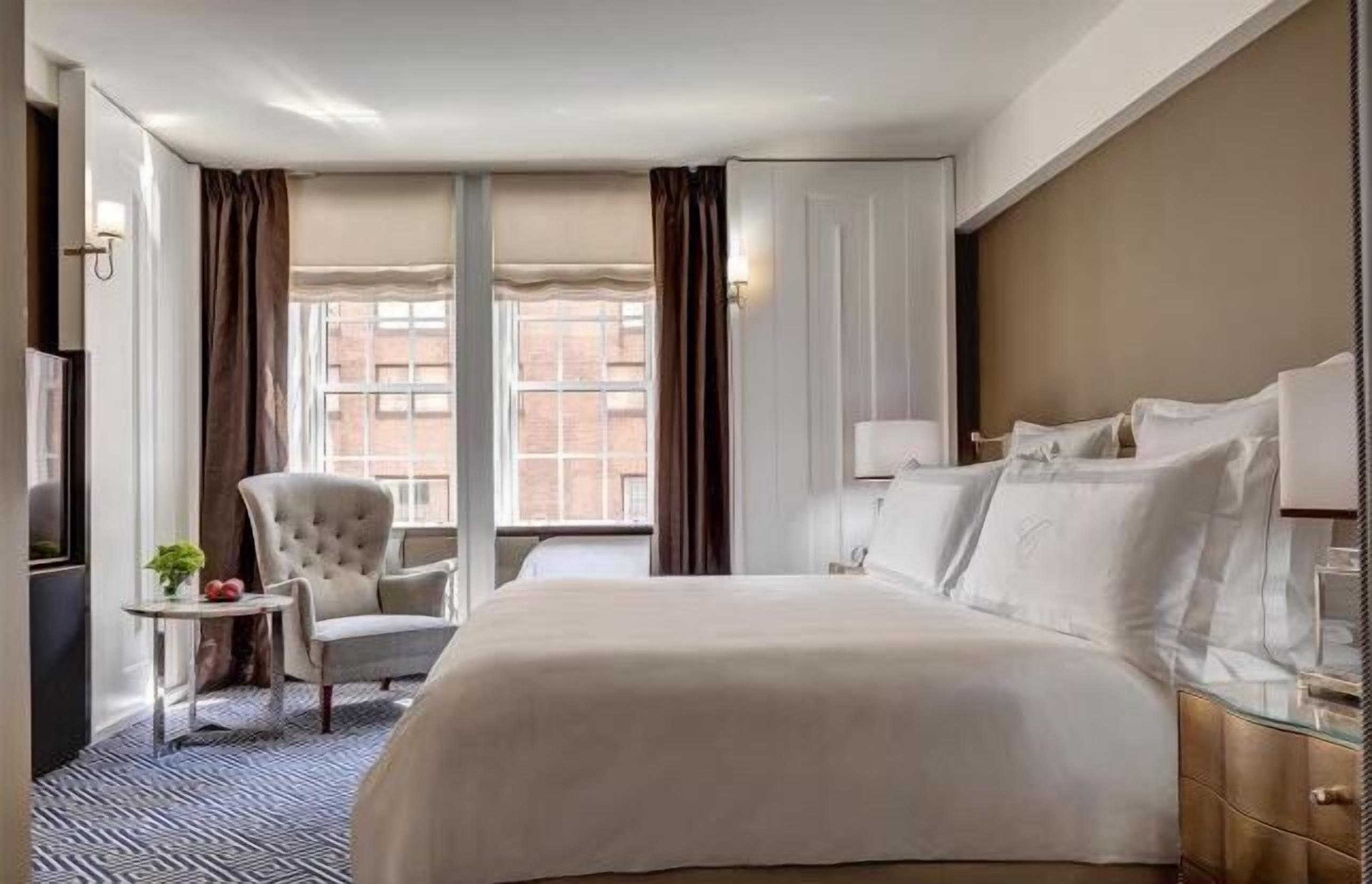 Ropa de cama de alta calidad y minibar 