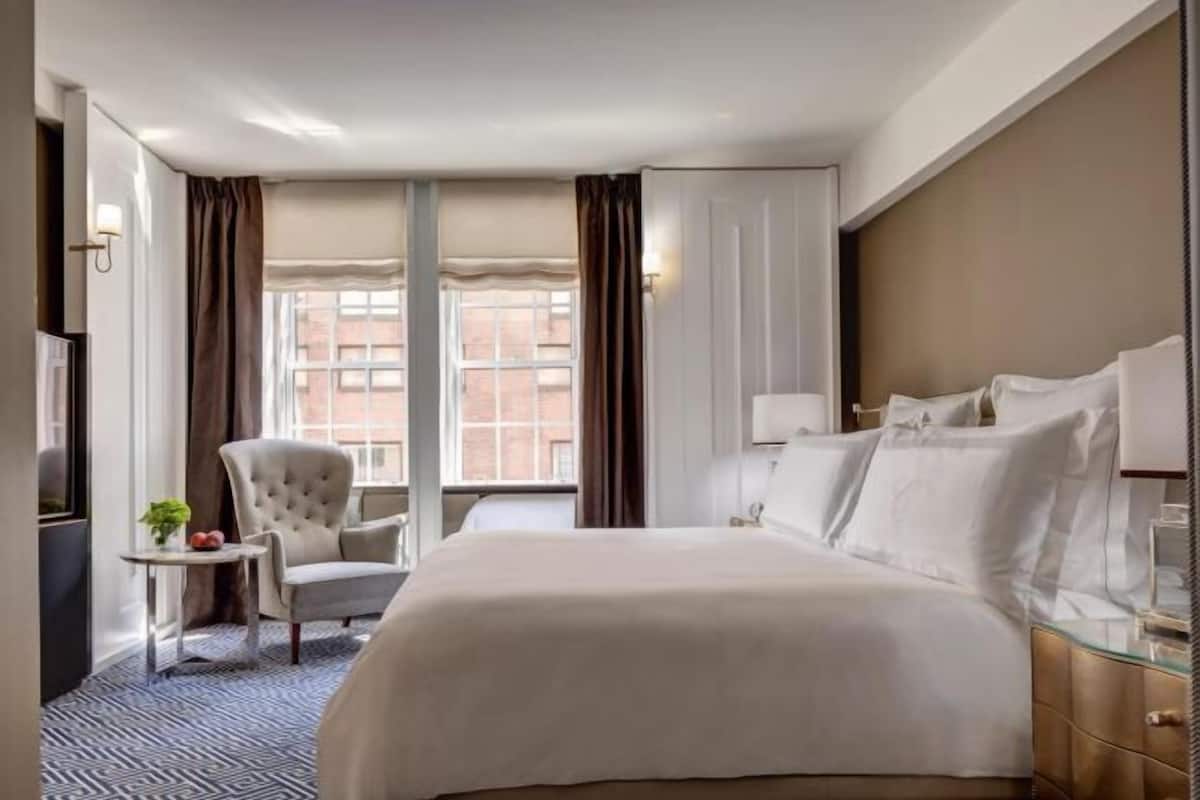 Premium bedding, minibar, in-room safe, desk