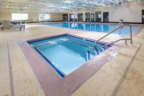 Indoor spa tub