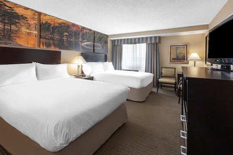Down comforters, in-room safe, desk, laptop workspace