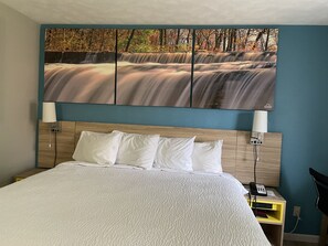 Habitación, 1 cama de matrimonio grande, no fumadores | Escritorio, espacio para trabajar con un portátil, wifi gratis