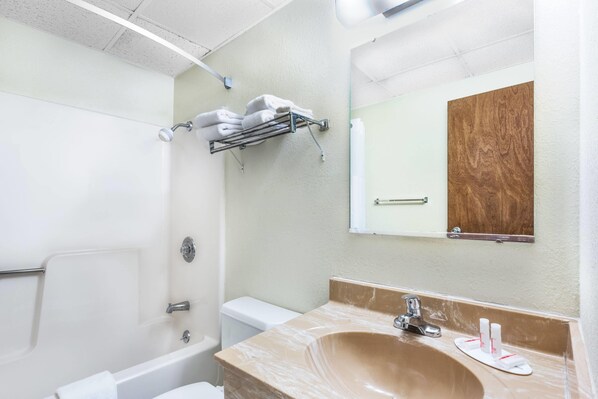 Bathroom - Days Inn by Wyndham Warrensburg (Warrensburg)