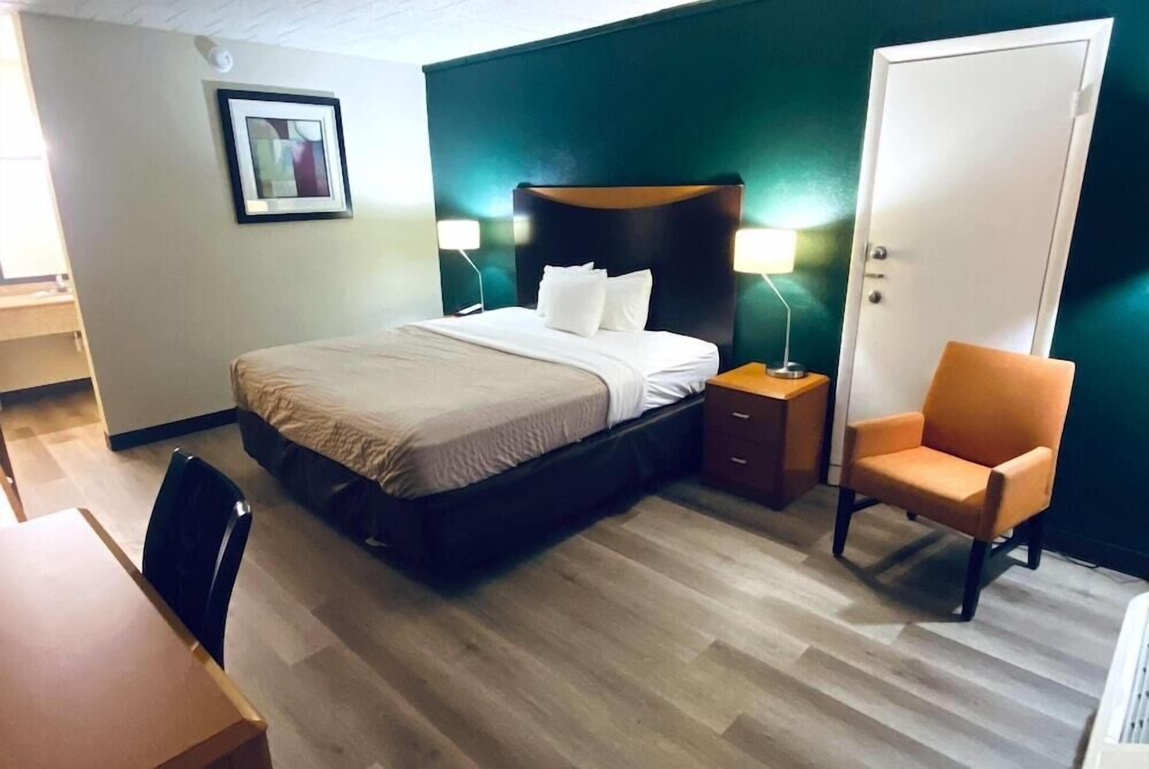 Desk, free cots/infant beds, rollaway beds, free WiFi