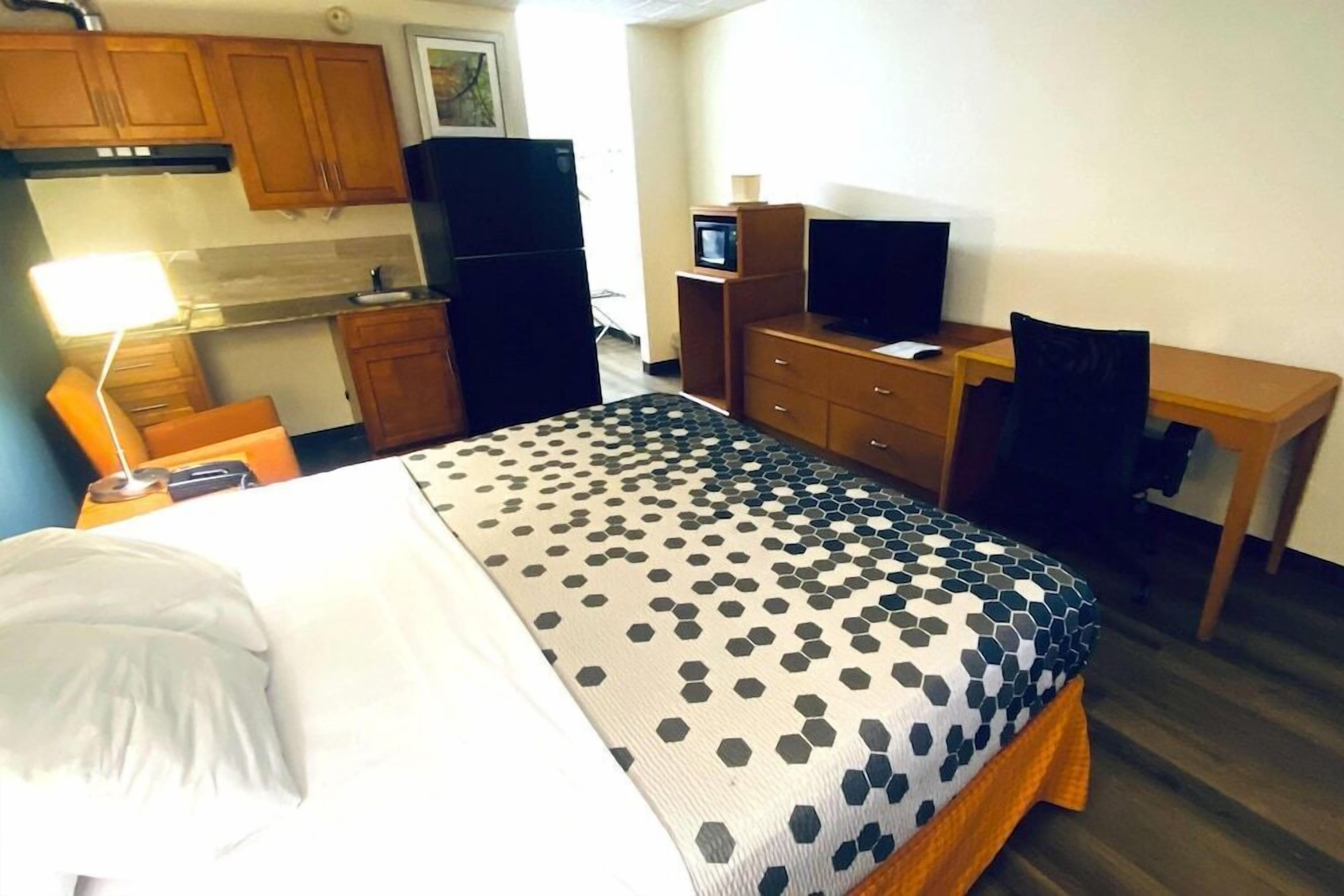 Desk, free cots/infant beds, rollaway beds, free WiFi