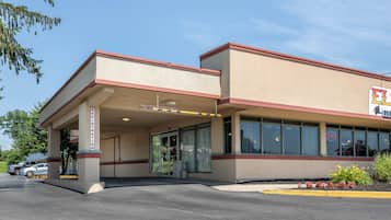 Vista frontal de la propiedad