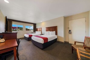 Desk, iron/ironing board, free WiFi, bed sheets - Rodeway Inn South San Francisco Airport (South San Francisco)