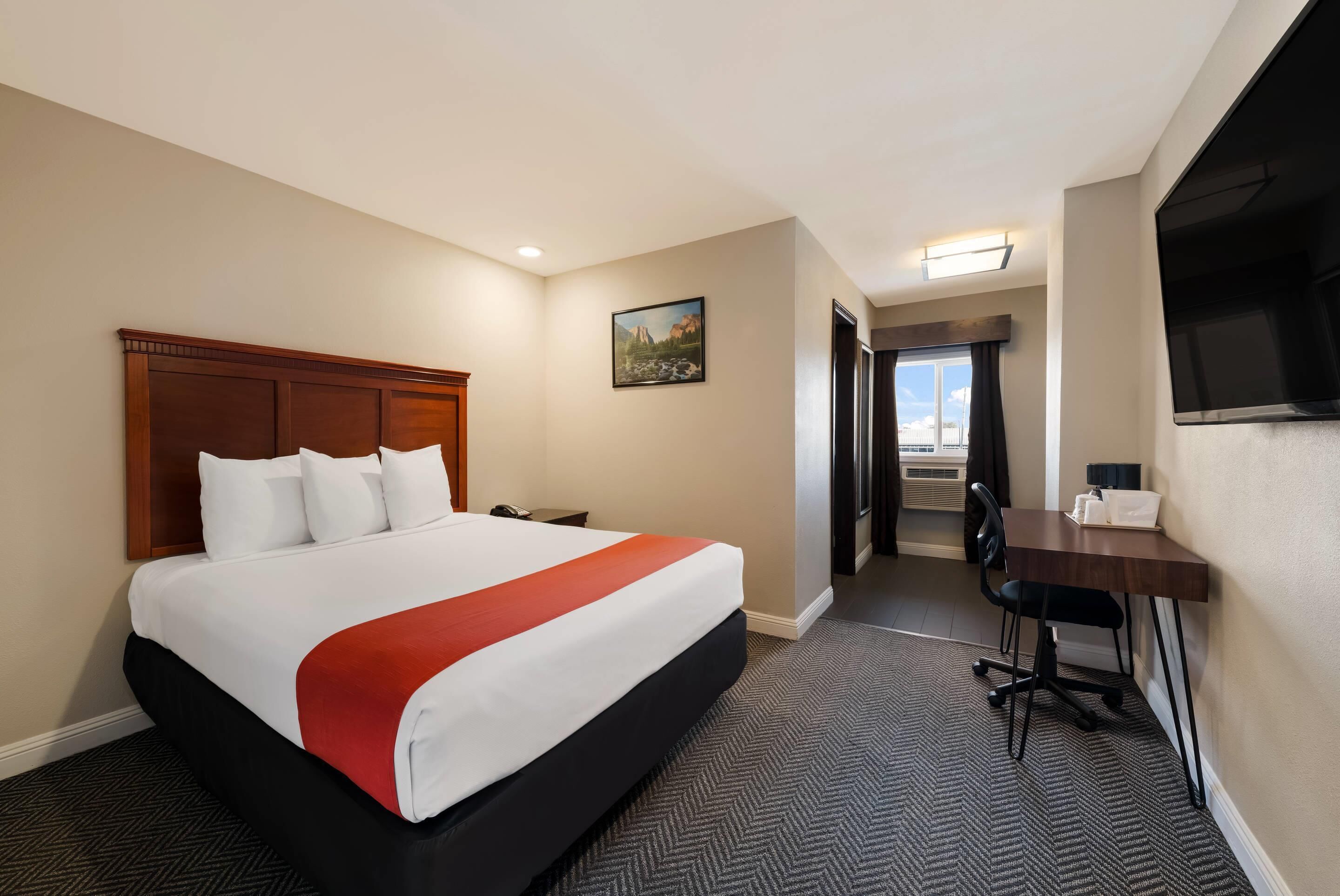 Standard Room, 1 Queen Bed, Non Smoking