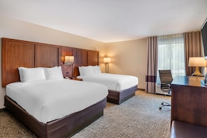 Premium bedding, desk, iron/ironing board, free WiFi