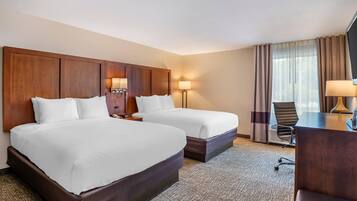 Premium bedding, desk, iron/ironing board, free WiFi