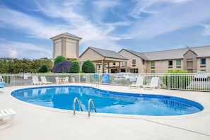 Seasonal outdoor pool