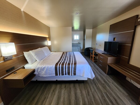 Rum - 1 queensize-säng | Skrivbord, strykjärn/strykbräda och gratis wi-fi