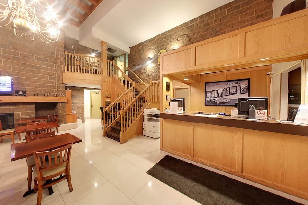 Super 8 by Wyndham Sudbury ON