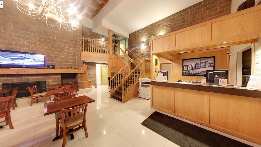 Super 8 by Wyndham Sudbury ON