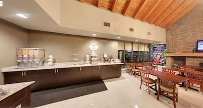 Super 8 by Wyndham Sudbury ON