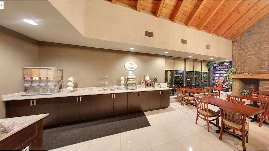Super 8 by Wyndham Sudbury ON