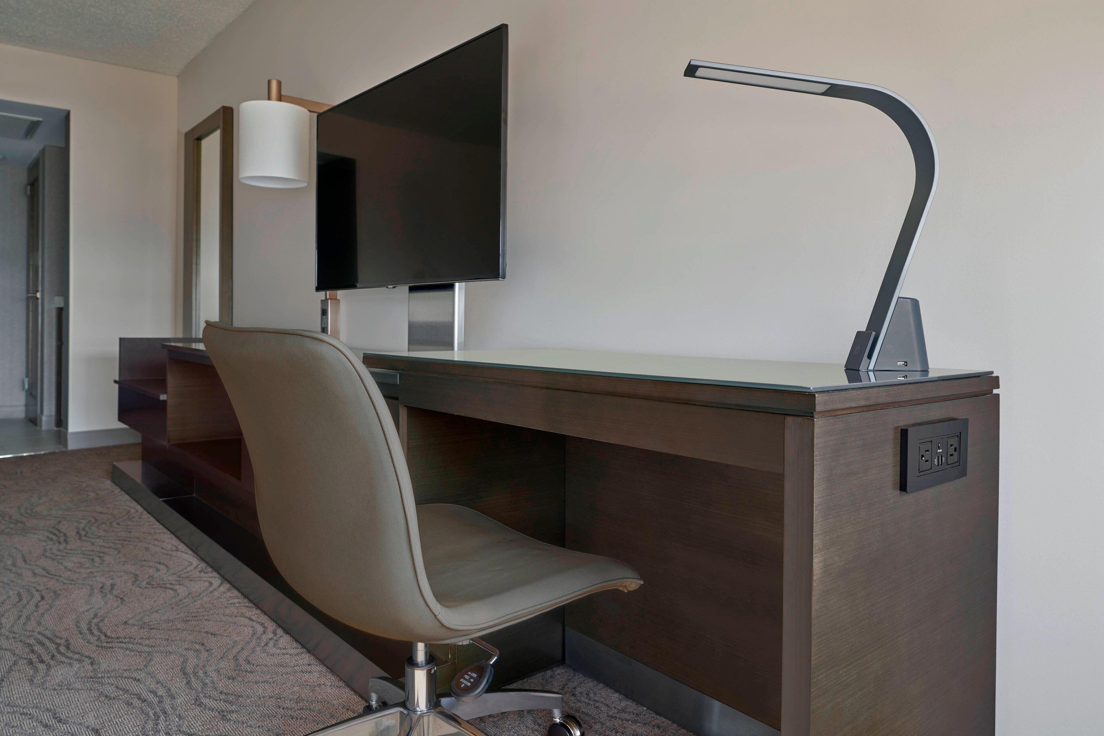 1 bedroom, egyptian cotton sheets, premium bedding, down duvets