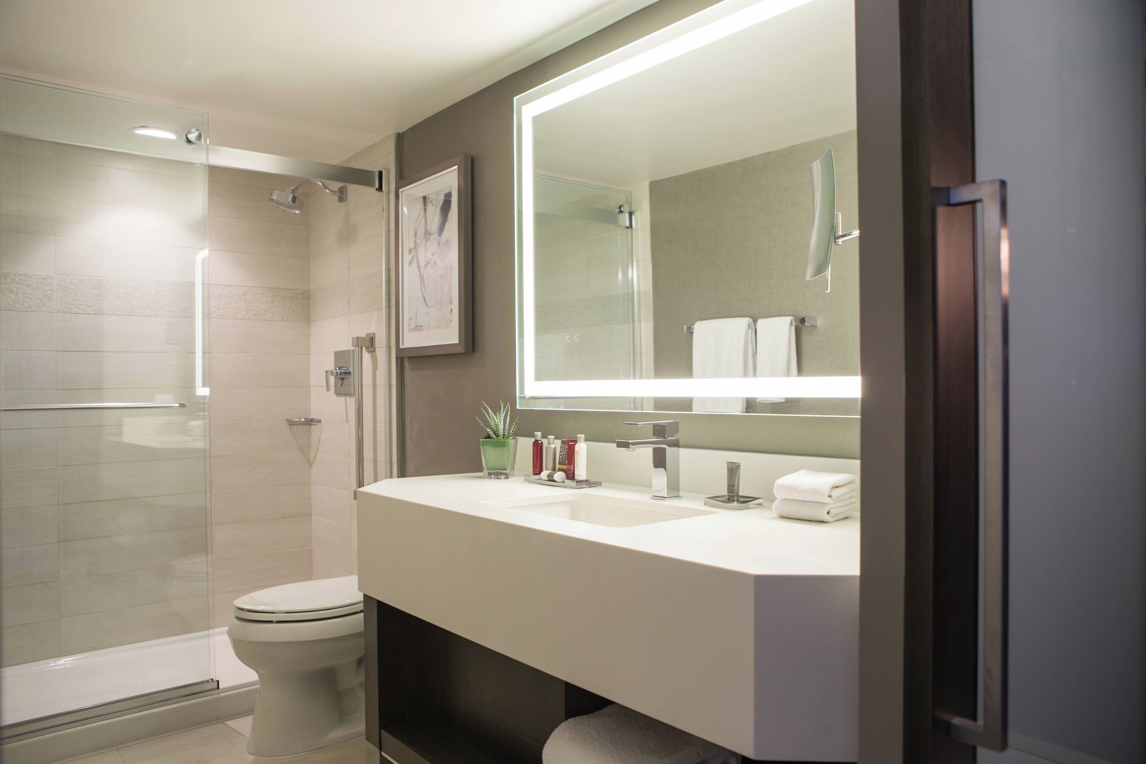 1 bedroom, egyptian cotton sheets, premium bedding, down duvets