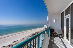 Suite, 1 King Bed, Balcony | Terrace/patio