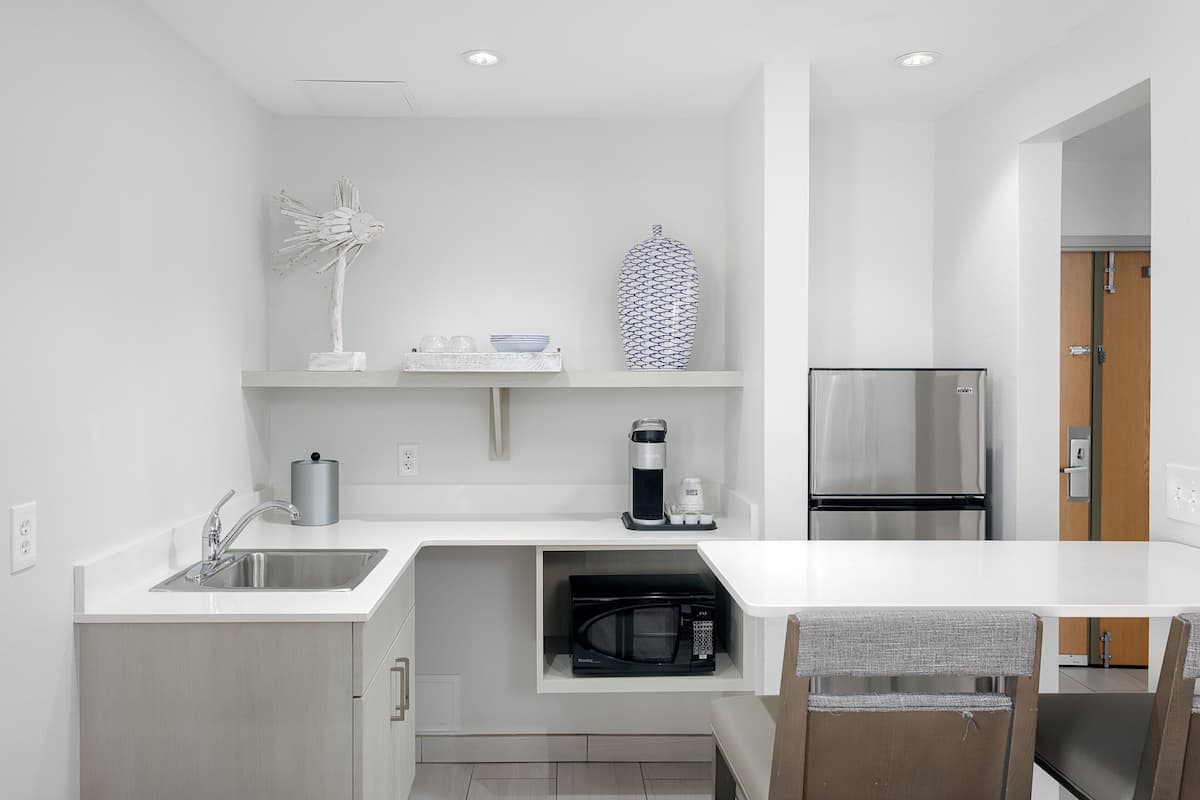 In-room safe, desk, laptop workspace, blackout curtains