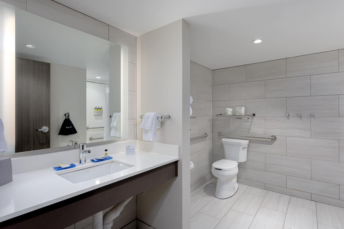 Holiday Inn Express Pensacola Beach An IHG Hotel Reviews Deals Holiday inn express pensacola beach an ihg hotel reviews deals