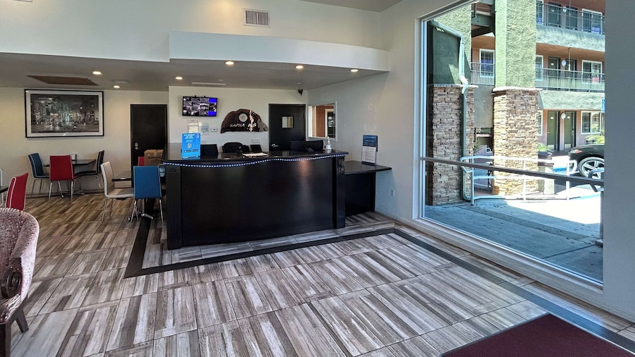 Motel 6 Pasadena, CA – Old Town Pasadena Area