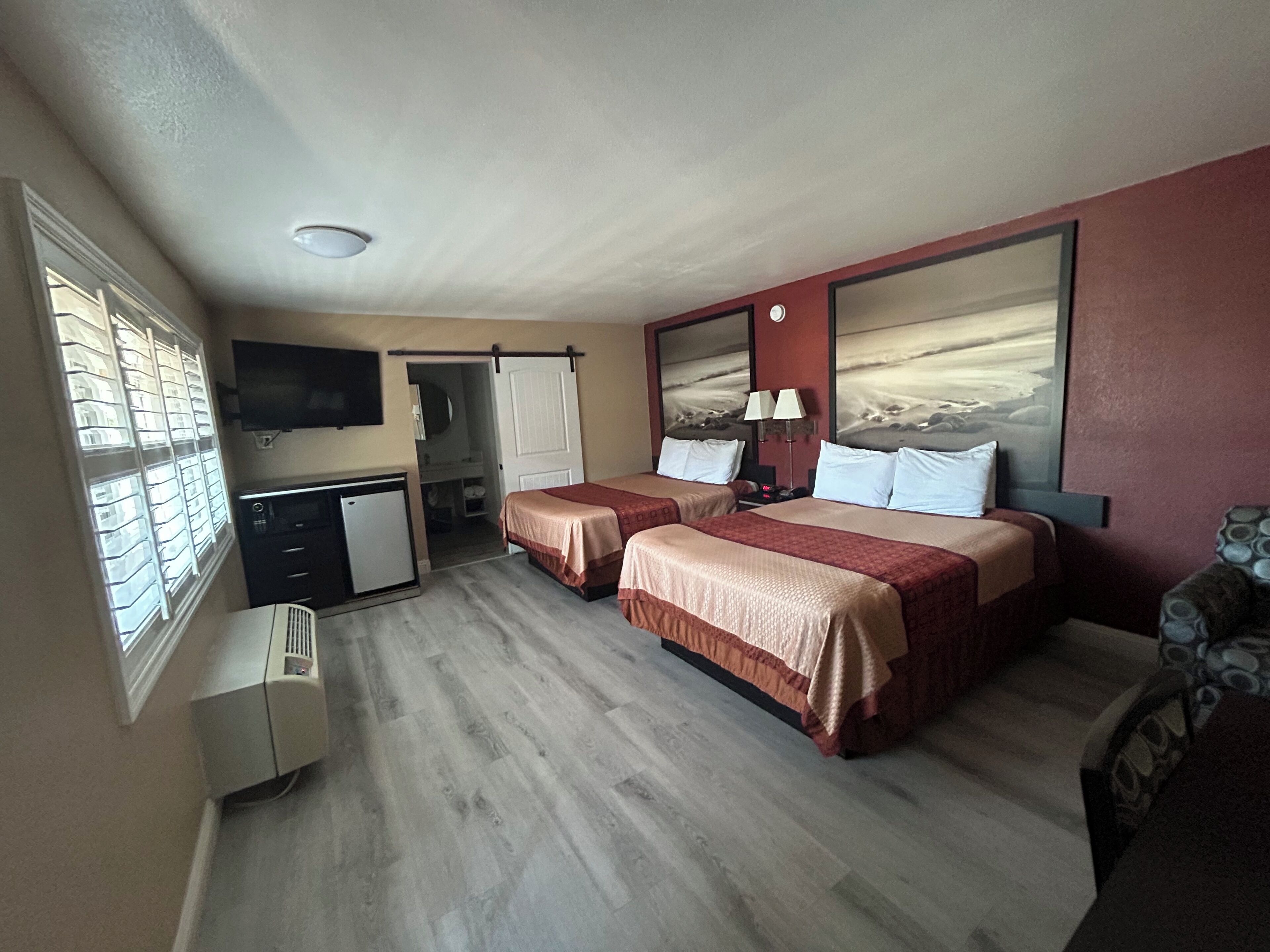 In-room safe, desk, free WiFi, bed sheets