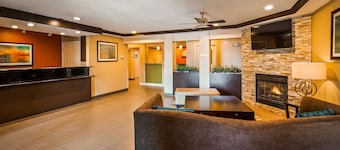 Best Western Plus Twin View Inn & Suites