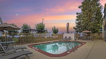 Seasonal outdoor pool