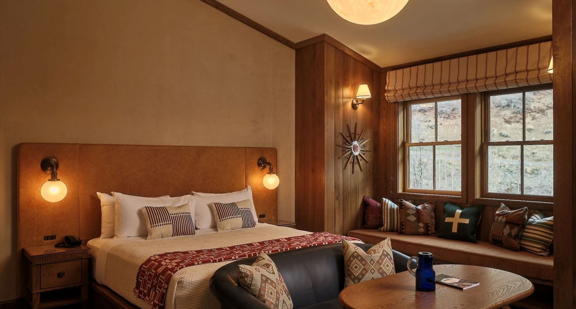 Premium bedding, in-room safe, individually decorated