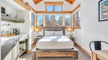 Studio | Premium bedding, in-room safe, individually decorated