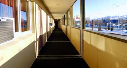 Americas Best Value Inn & Suites Anchorage Airport