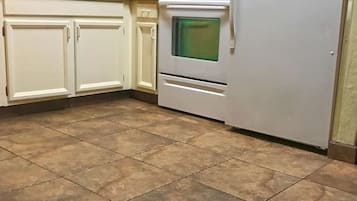 Fridge, microwave
