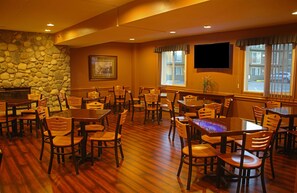 Dining - Americas Best Value Inn & Suites Anchorage Airport (Anchorage)