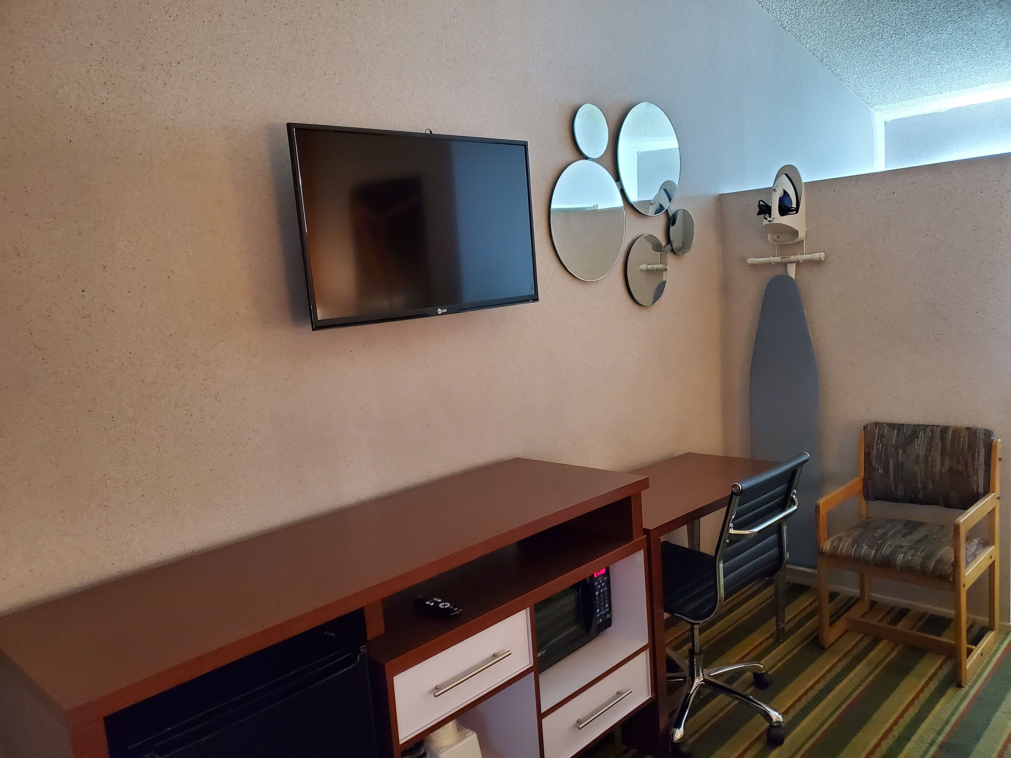 premium bedding, in-room safe, desk, iron/ironing board