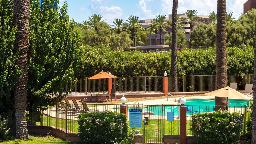 Howard Johnson by Wyndham Phoenix Airport/Downtown Area