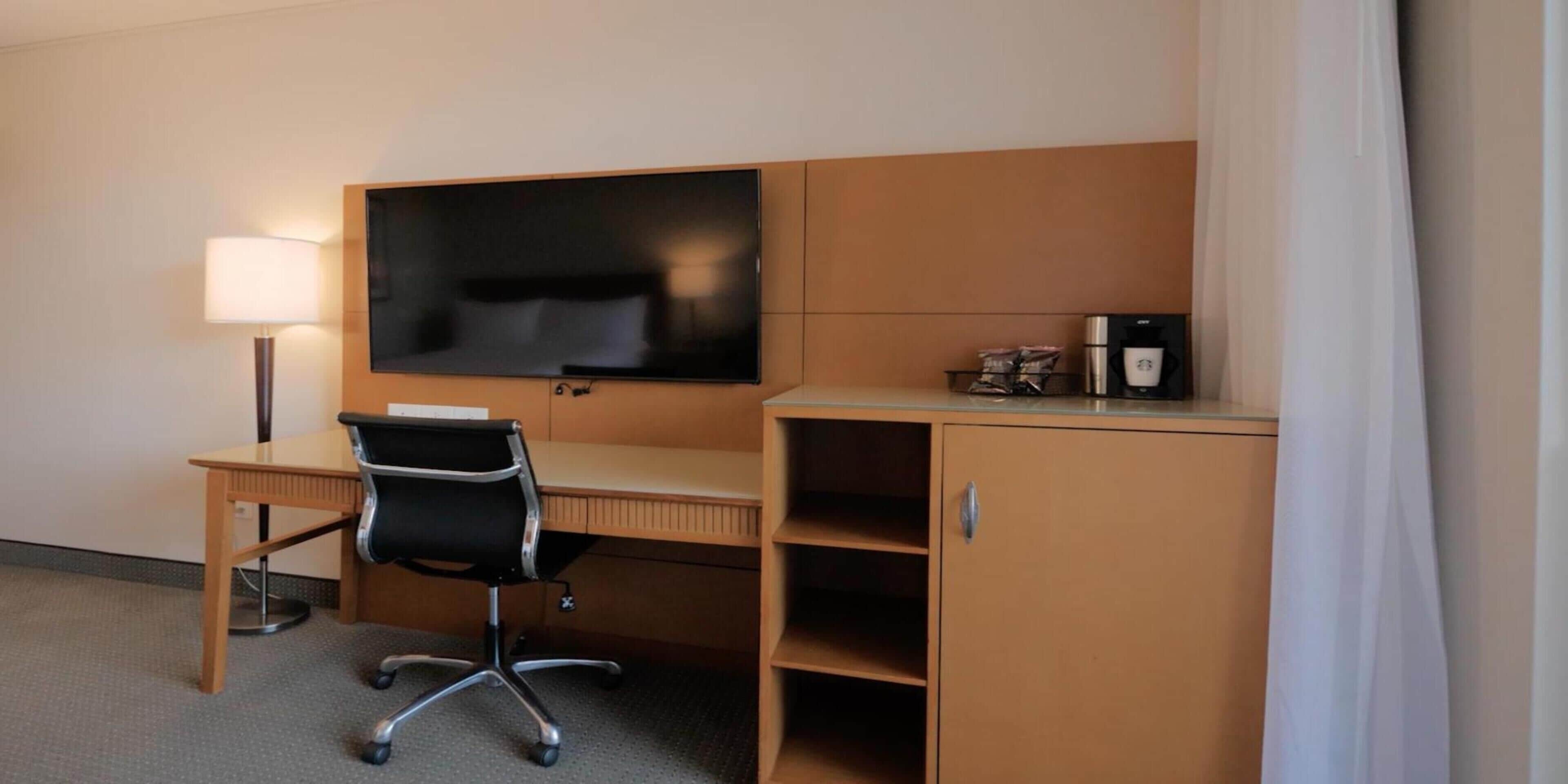 egyptian cotton sheets, premium bedding, pillow-top beds, desk