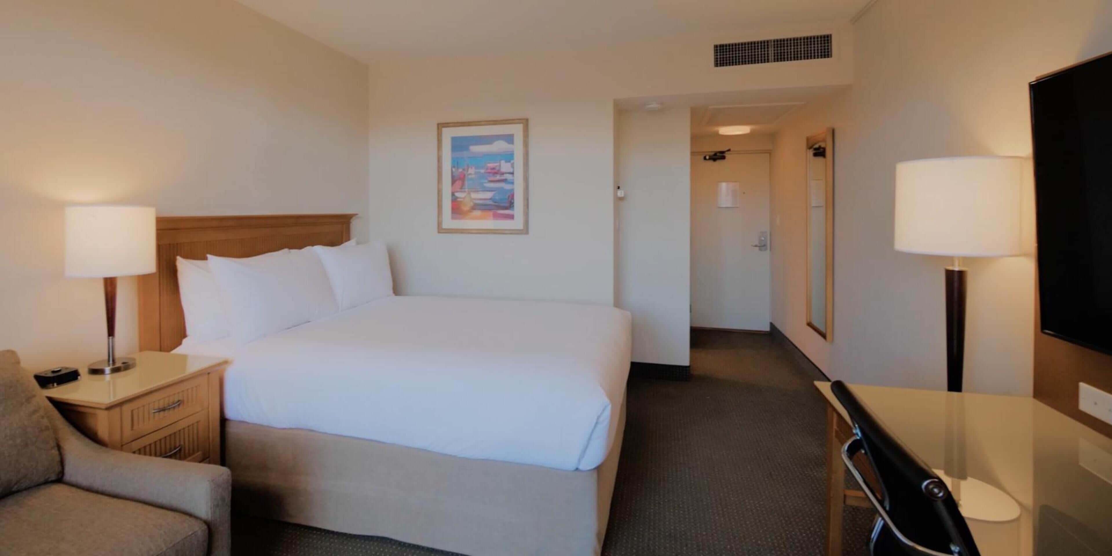 Room (Coast Queen Pool Level with Sofa Bed)
