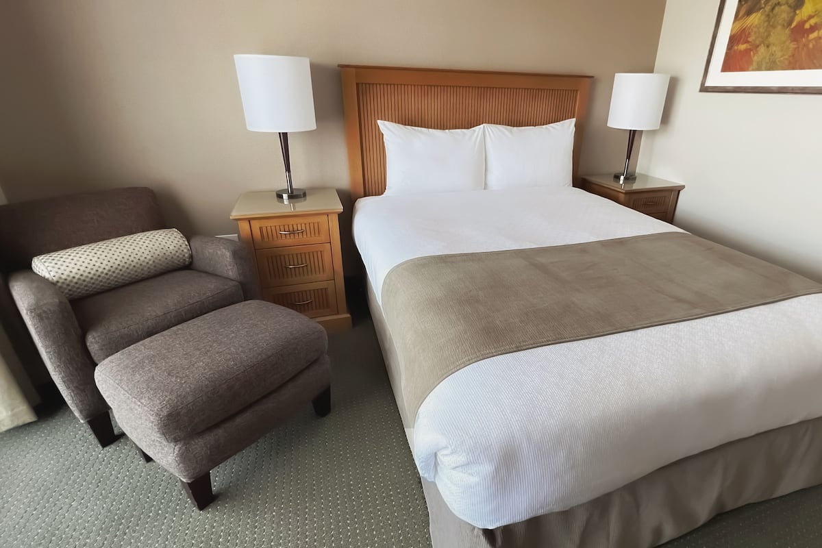 Room (Coast Queen)