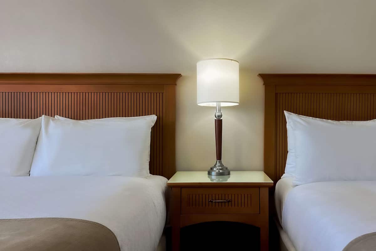 Room (Coast Premium Two Queens)