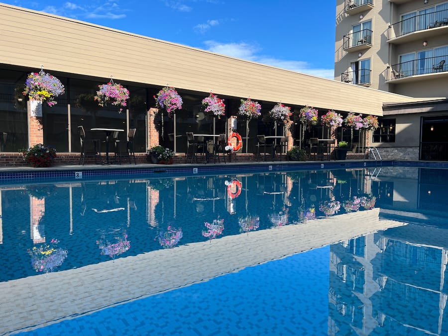 Seasonal outdoor pool, pool loungers