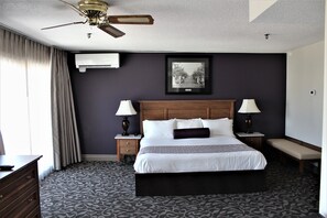 Executive King Suite  | Premium bedding, down duvets, desk, blackout curtains