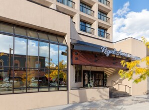 Front of property - The Royal Anne Hotel (Kelowna)