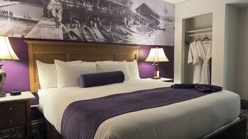 Executive King Suite | Premium bedding, down comforters, desk, blackout drapes