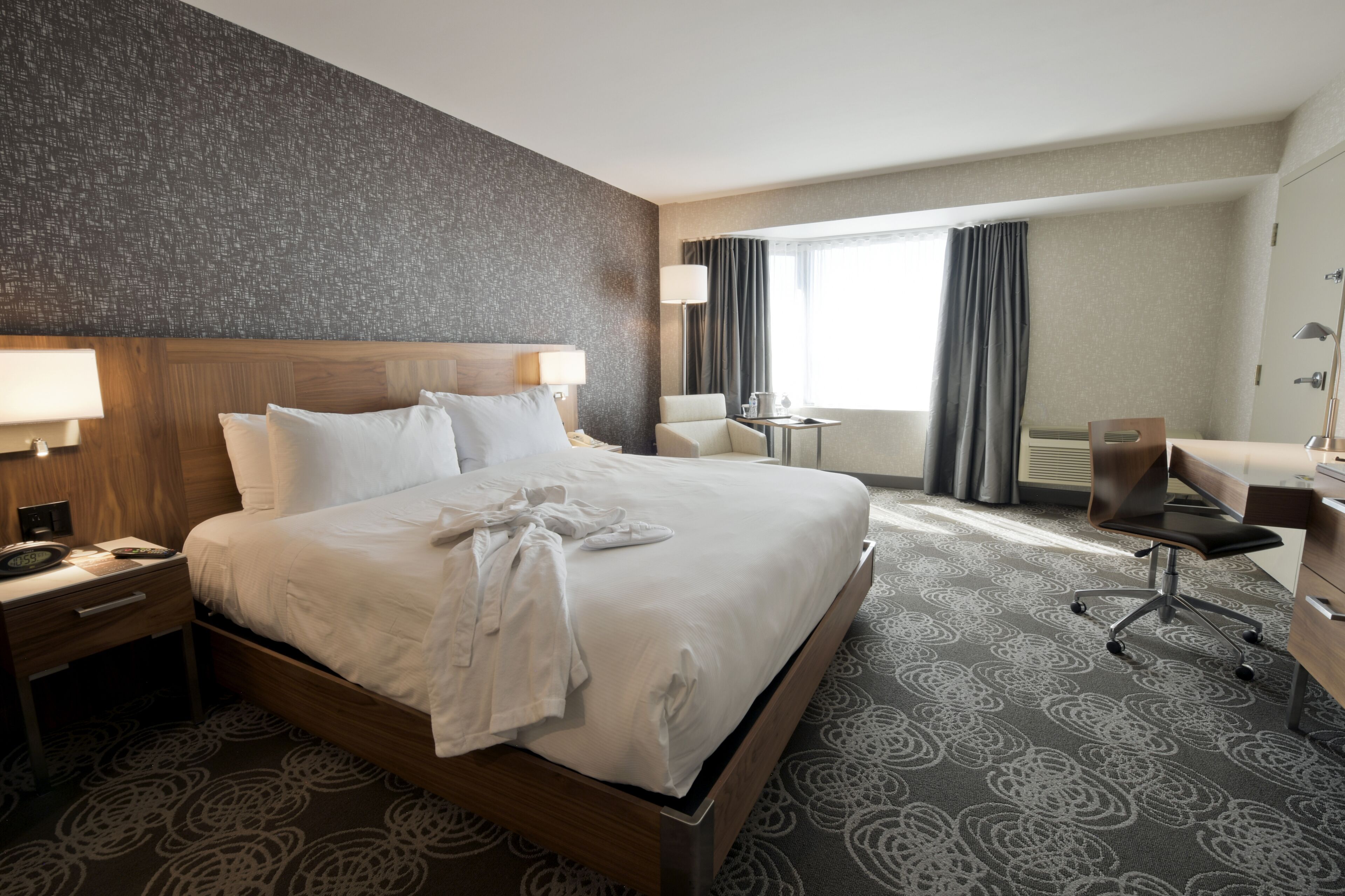 1 bedroom, premium bedding, in-room safe, desk